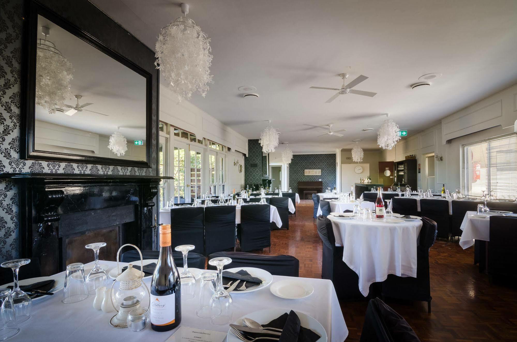 Bundanoon Country Inn Motel エクステリア 写真