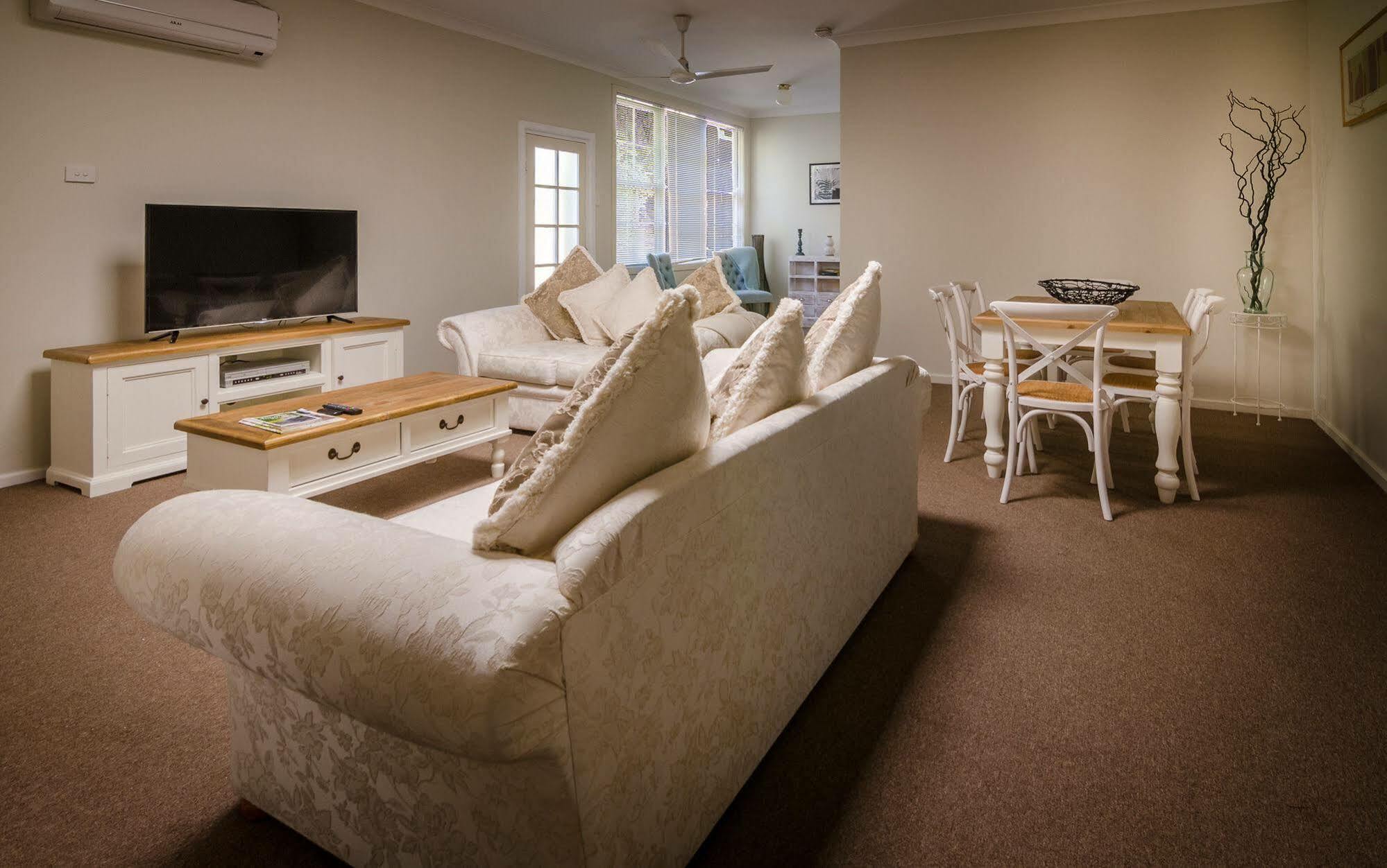 Bundanoon Country Inn Motel エクステリア 写真